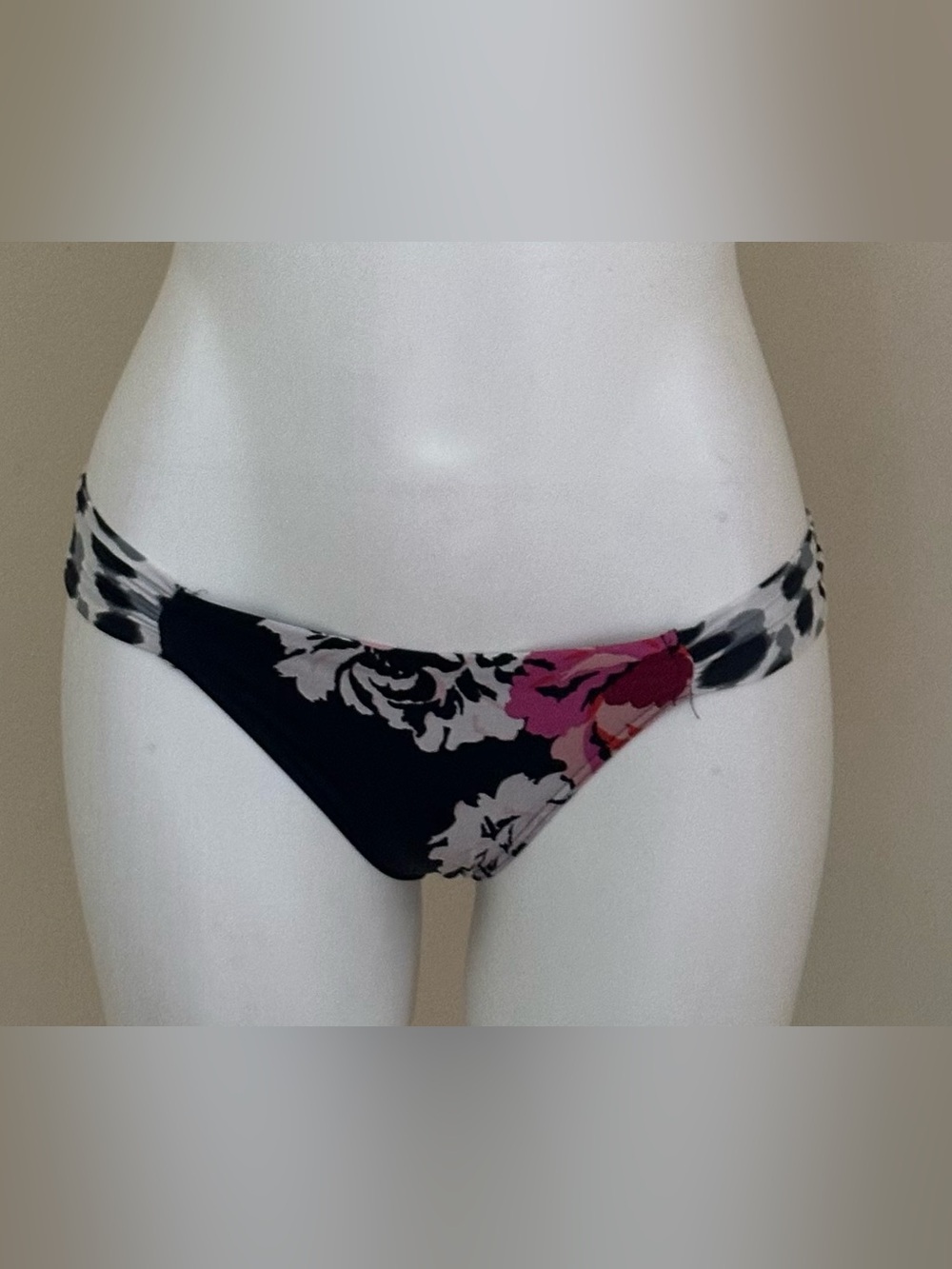 Floral Bikini Bottoms in Black and Pink Sz SP